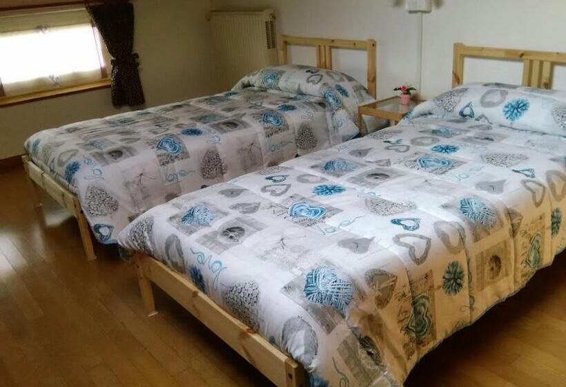 اتاق ساده سه نفره, B&b Tisoi