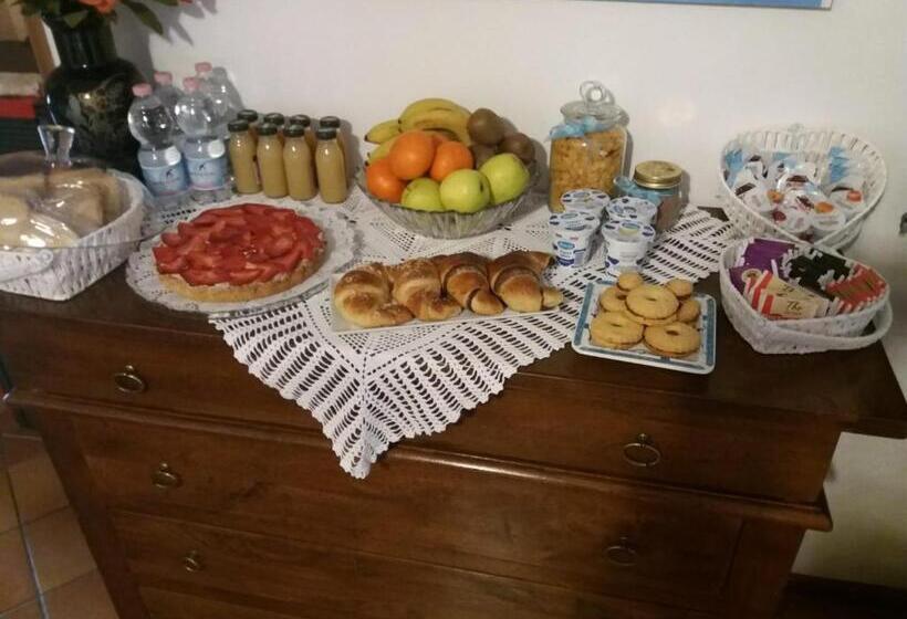 اتاق ساده سه نفره, B&b Tisoi