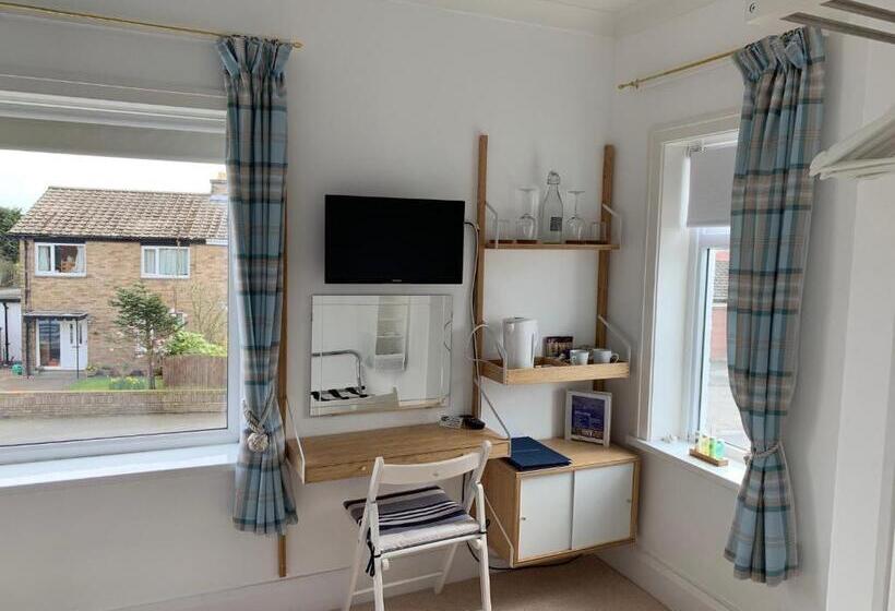 수피리어 패밀리 룸, Holly Trees