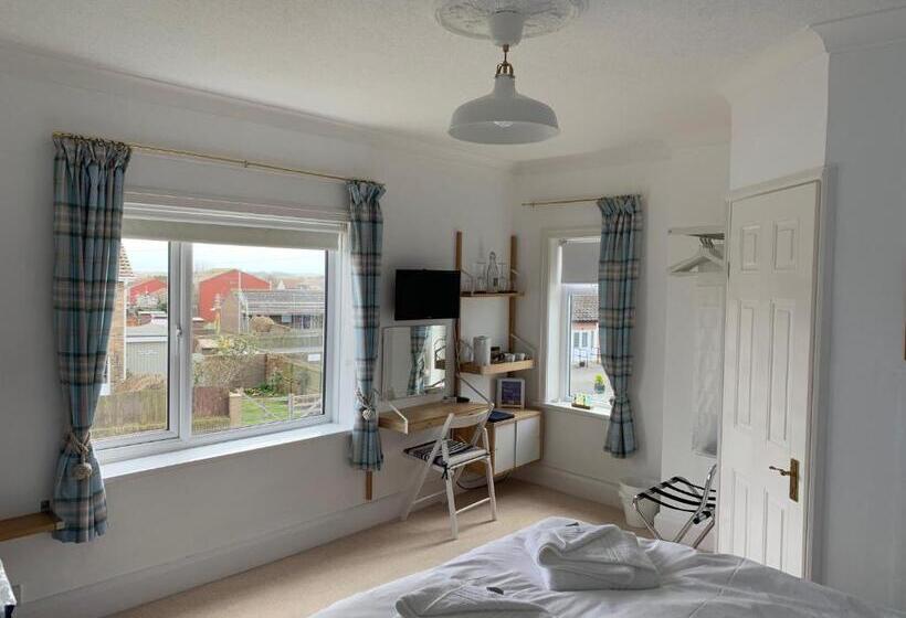 수피리어 패밀리 룸, Holly Trees