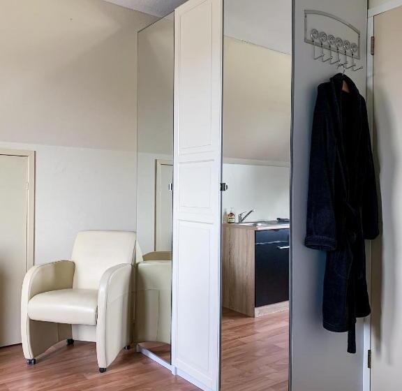 Quarto Estandar Banheiro Compartilhado, Kluiskade 24 Maasland