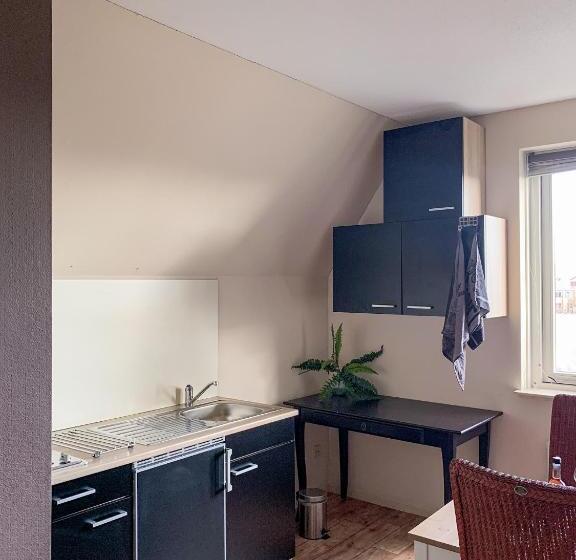 Quarto Estandar Banheiro Compartilhado, Kluiskade 24 Maasland