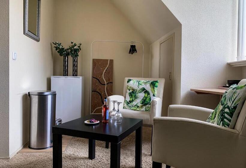 Quarto Economy, Kluiskade 24 Maasland