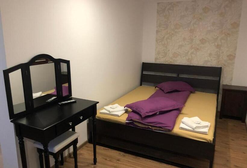 패밀리 룸, Lunca Lui Dan