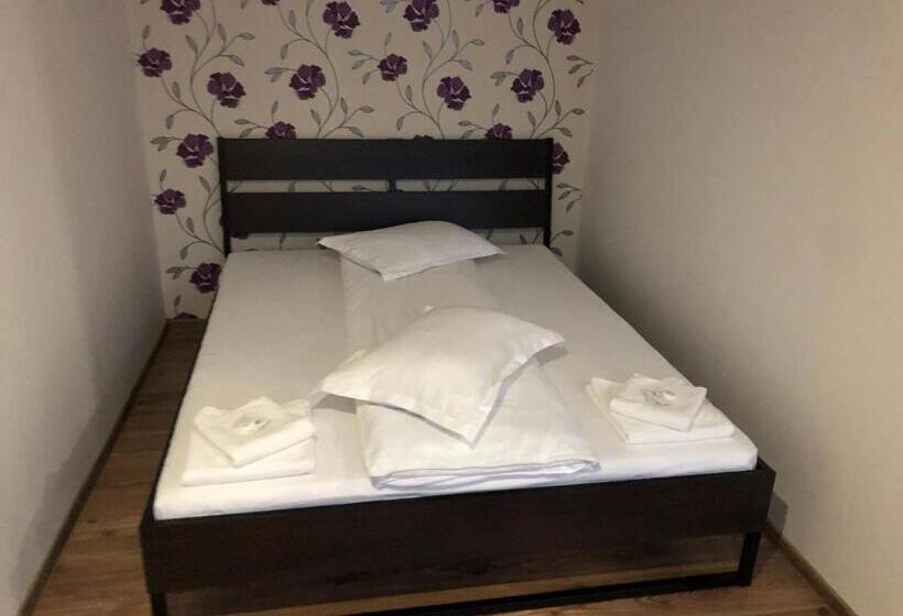 패밀리 룸, Lunca Lui Dan