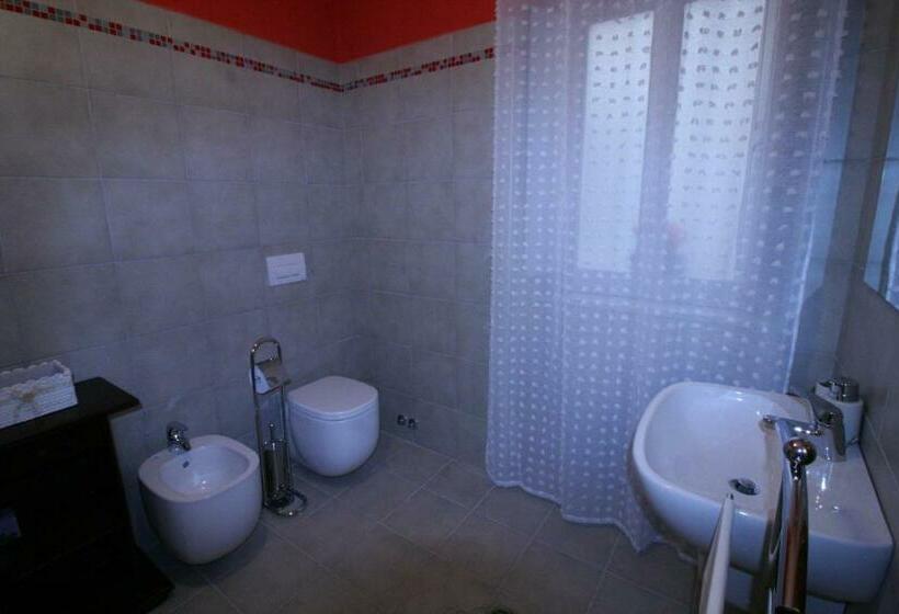 חדר סטנדרט, Marco Tullio Cicerone