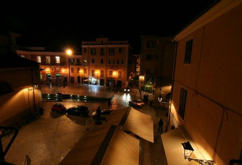 带城市景观的标准间, Marco Tullio Cicerone