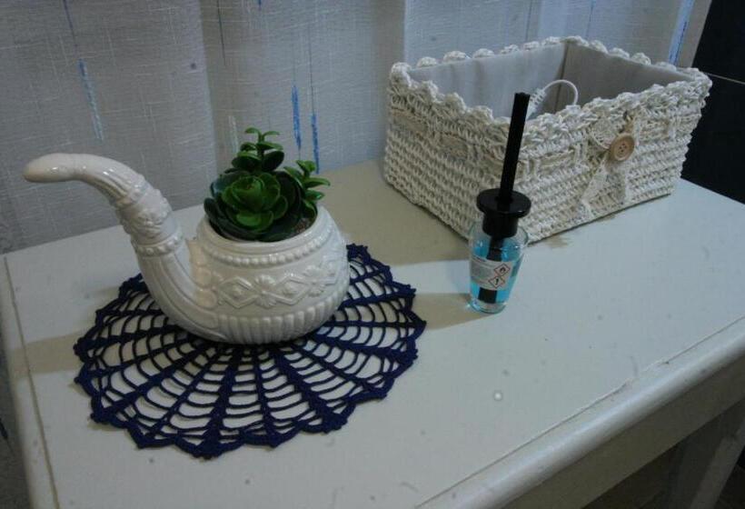 带城市景观的标准间, Marco Tullio Cicerone