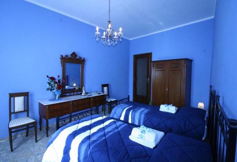 带城市景观的标准间, Marco Tullio Cicerone