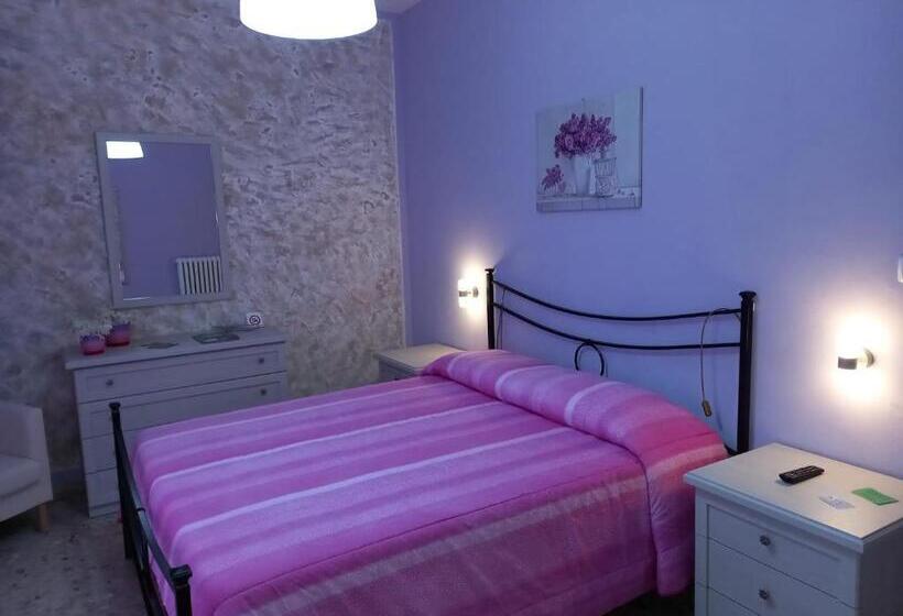 חדר סטנדרט לשלושה עם מרפסת, Nana