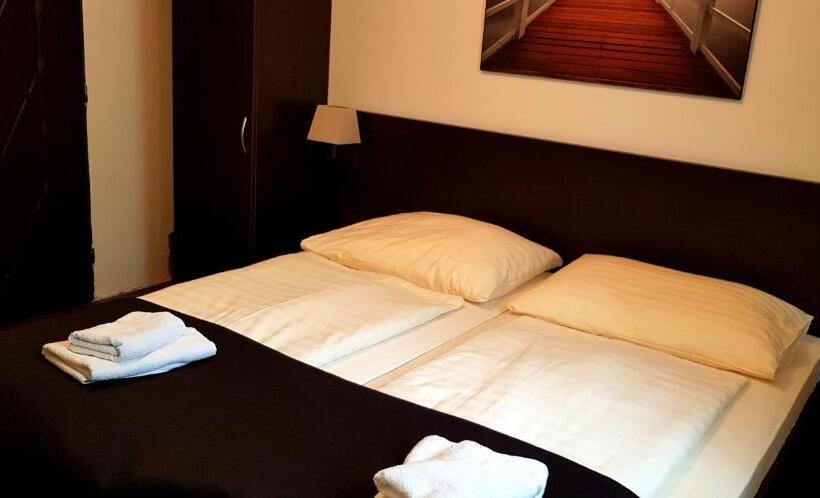 اتاق لوکس, Pizzeria Alžbetka