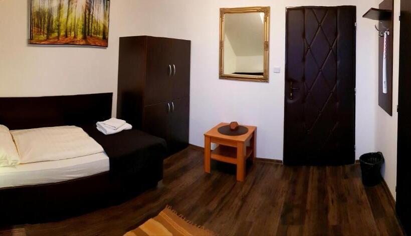 اتاق لوکس یک تخته, Pizzeria Alžbetka