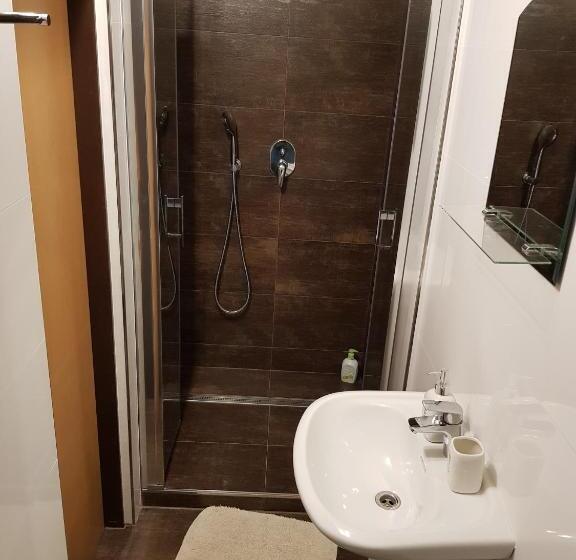 اتاق لوکس یک تخته, Pizzeria Alžbetka