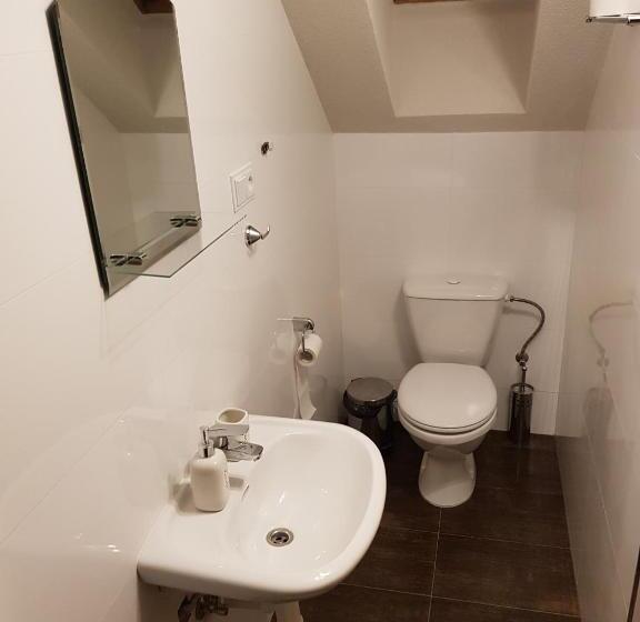 اتاق لوکس یک تخته, Pizzeria Alžbetka