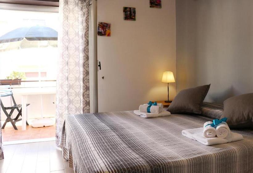 اتاق استاندارد سه تخته با بالکن, B&b La Murina