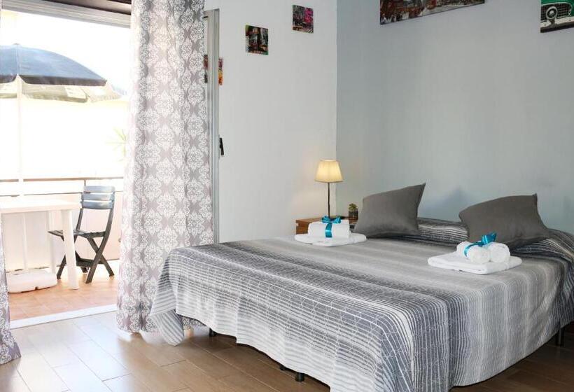 غرفة قياسية ثلاثية مزودة بشرفة, B&b La Murina