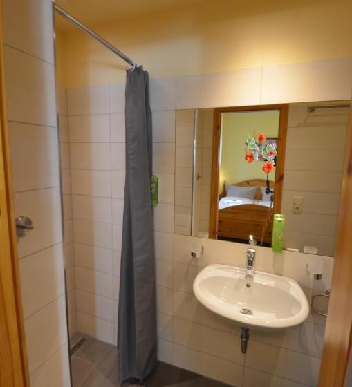 غرفة أساسية, Köhlerhütte