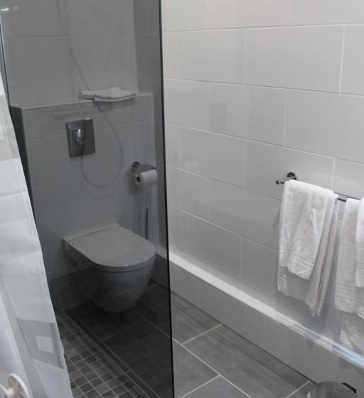 غرفة عائلية, Le Lion D Or