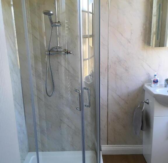 חדר דלוקס, The White Hart Pub And Rooms