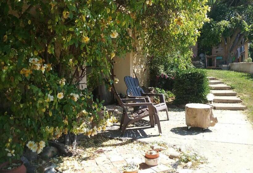 Номер Стандарт Вид на Сад, Le Petit Fabre