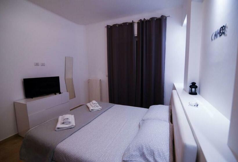 דירת חדר, Le Tre Chiavi