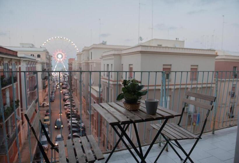 דירת חדר נוף לים, Le Tre Chiavi