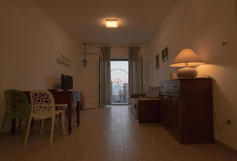 דירת חדר נוף לים, Le Tre Chiavi