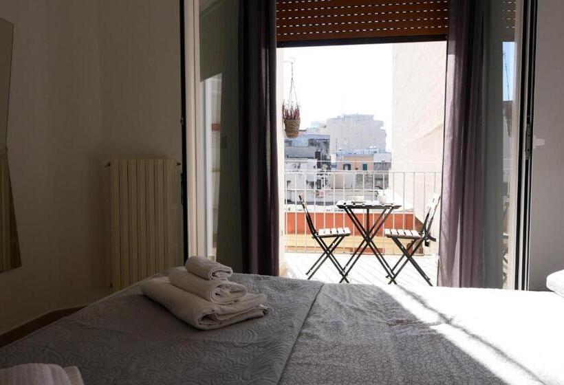 דירת חדר, Le Tre Chiavi