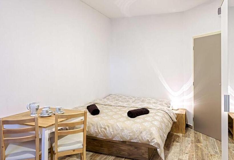 스탠다드 트리플 룸, šnekolend