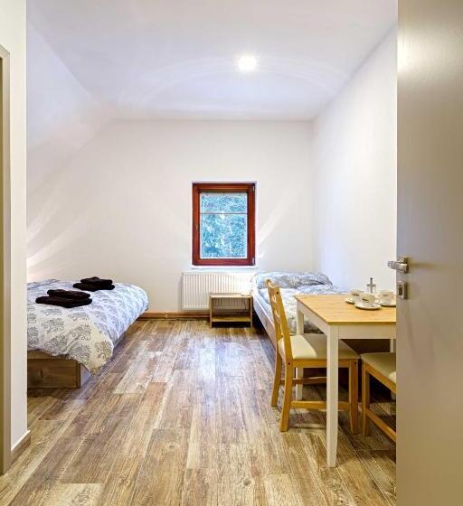 스탠다드 트리플 룸, šnekolend