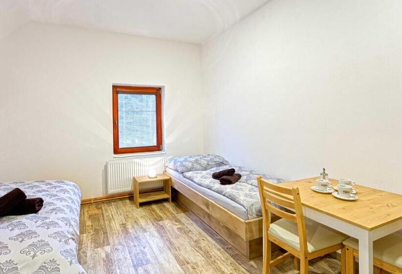 스탠다드 트리플 룸, šnekolend