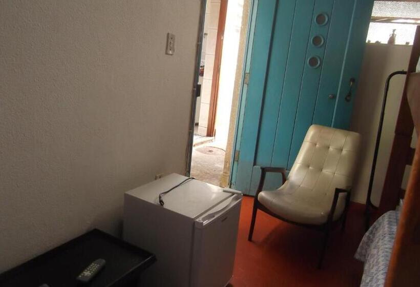 اتاق استاندارد با سرویس بهداشتی مشترک, Tião Botelho Guest House