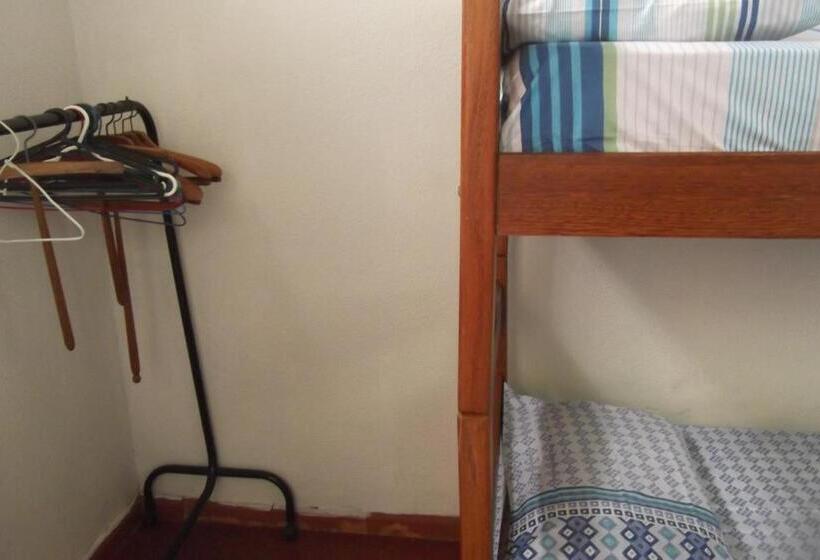 اتاق استاندارد با سرویس بهداشتی مشترک, Tião Botelho Guest House