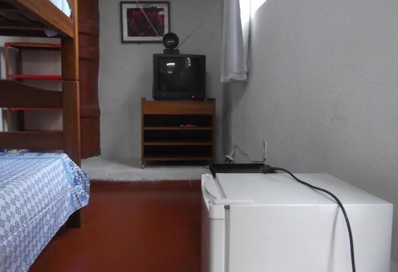 اتاق استاندارد با سرویس بهداشتی مشترک, Tião Botelho Guest House