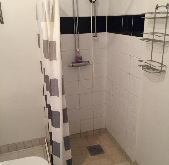 스탠다드 스튜디오, Vallabiten Rum Och Lägenheter