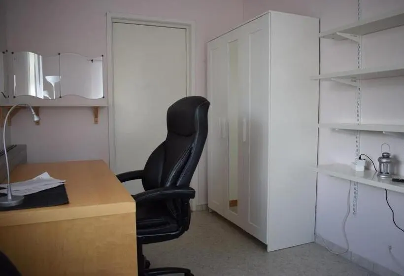 Standard Yhden Hengen Huone, Vallabiten Rum Och Lägenheter