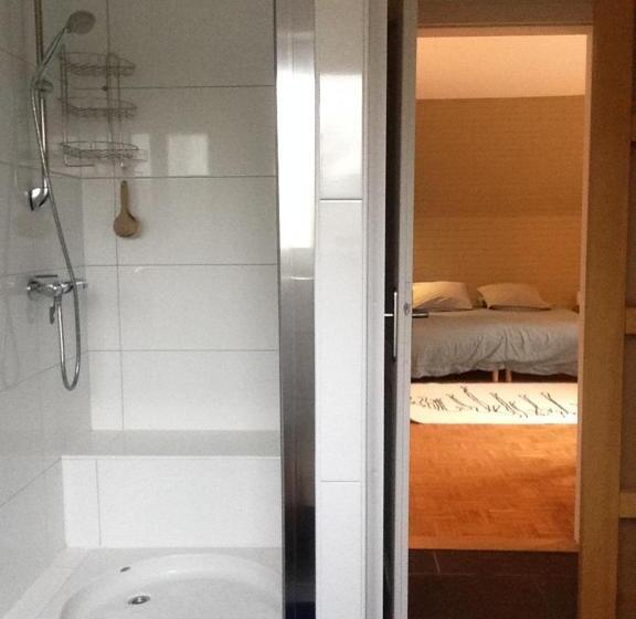 إستوديو قياسى ذو إطلالة, Au Numéro 6