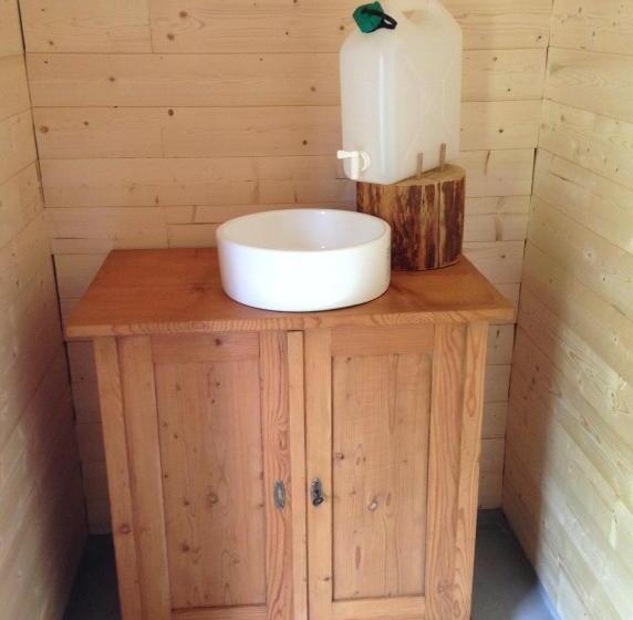 غرفة قياسية حمام مشترك, Au Numéro 6