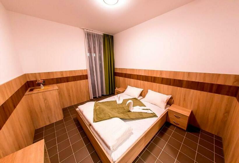 スタンダードシングルルーム, Cvse Clubház és Panzió