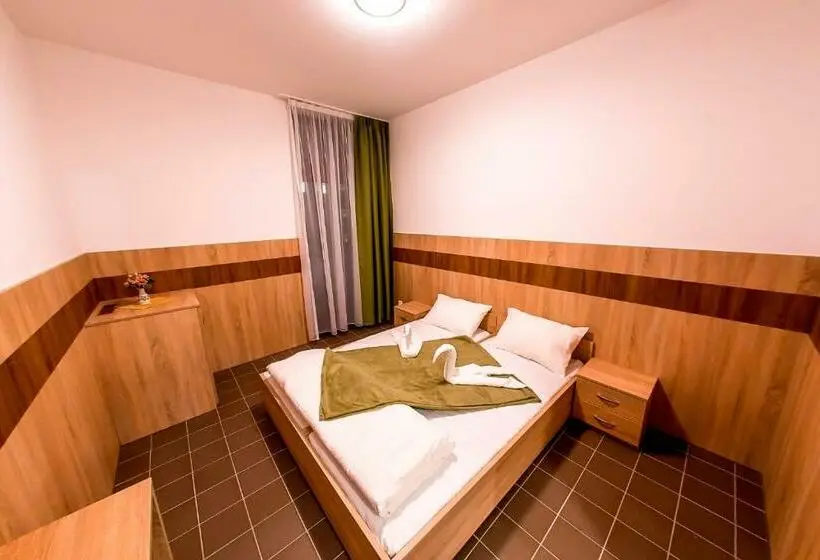 スタンダードシングルルーム, Cvse Clubház és Panzió