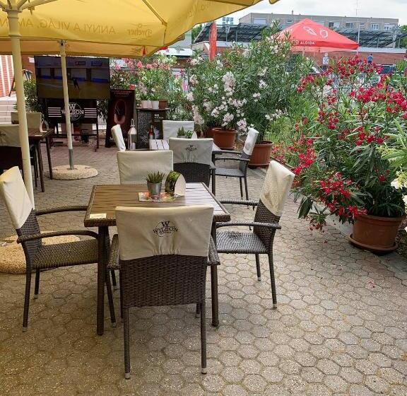 スタンダードトリプルルーム, Cvse Clubház és Panzió