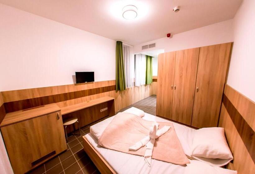 スタンダードルーム, Cvse Clubház és Panzió