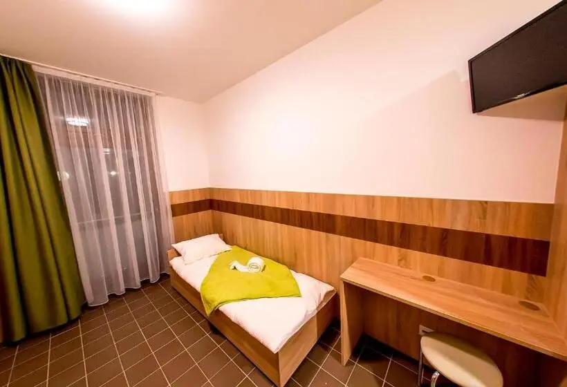 スタンダードシングルルーム, Cvse Clubház és Panzió
