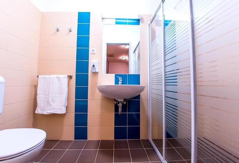 スタンダードルーム, Cvse Clubház és Panzió