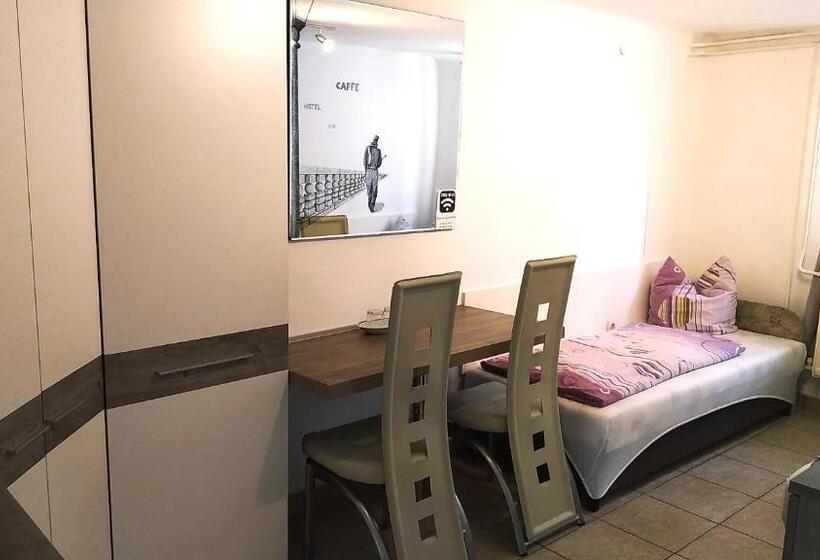 スタンダードルーム, Hostel Maros