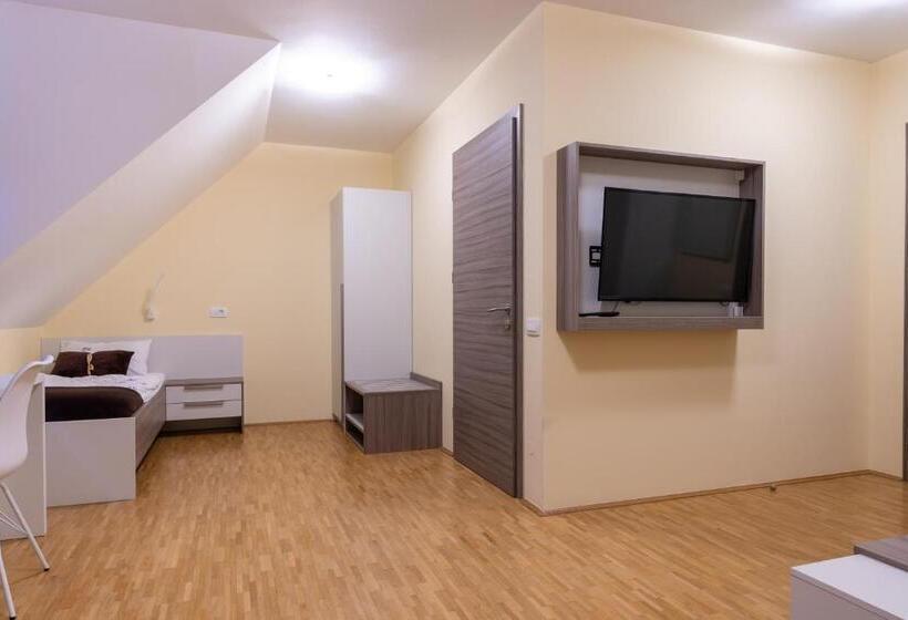 اتاق استاندارد برای معلولان, Dvorec Trebnik   Sobe
