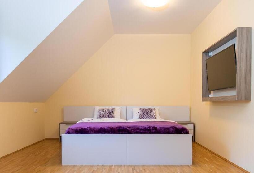 اتاق استاندارد, Dvorec Trebnik Sobe