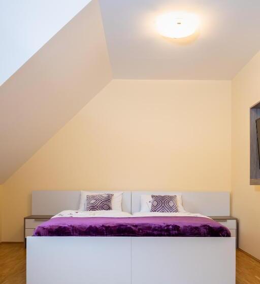 اتاق استاندارد, Dvorec Trebnik Sobe