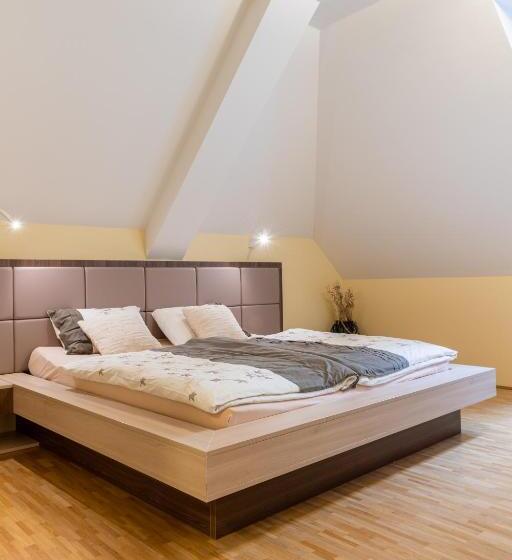 اتاق استاندارد, Dvorec Trebnik Sobe