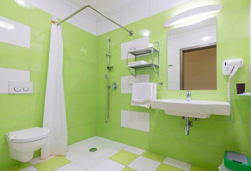 اتاق لوکس, Dvorec Trebnik Sobe